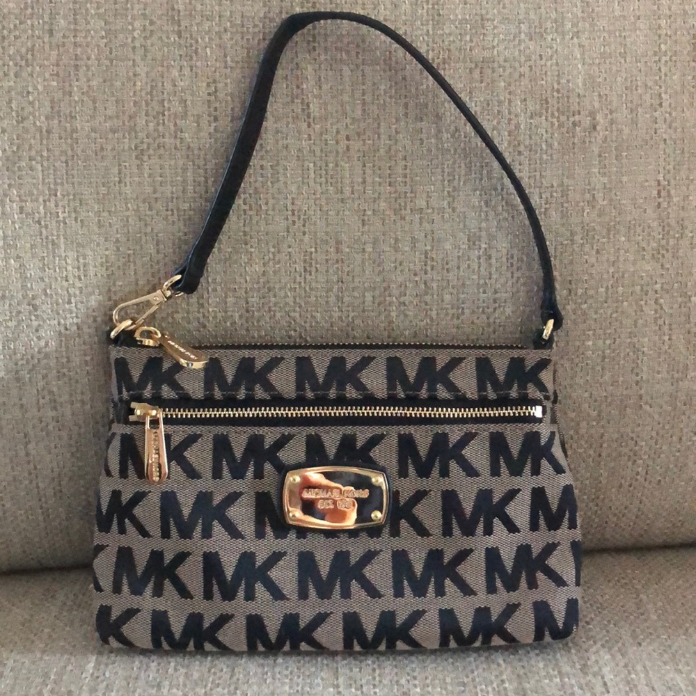 Michael Kors wristlet